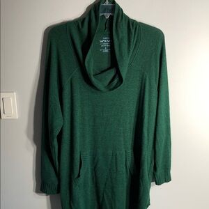 NWOT Torrid Deep Green Cowl Neck soft tunic Sweater with kangaroo front pocket